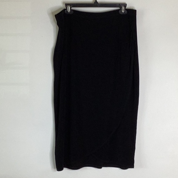 Chico Traveler's Black Wrinkle Free Faux Wrap Skirt in Size 2 (12/14/L) - Picture 3 of 8
